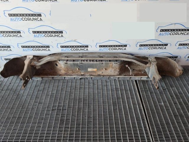 bontott NISSAN NAVARA Hátsó Lökhárító (Üresen)