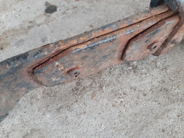 bontott NISSAN NAVARA Hátsó Rugó