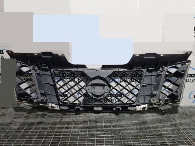 bontott NISSAN NAVARA Hűtőrács