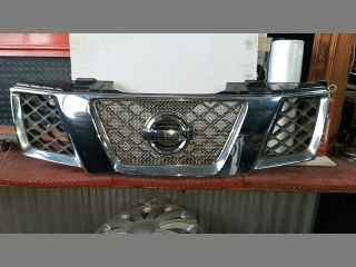 bontott NISSAN NAVARA Hűtőrács