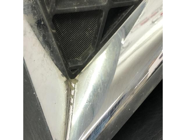 bontott NISSAN NAVARA Hűtőrács