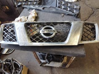 bontott NISSAN NAVARA Hűtőrács