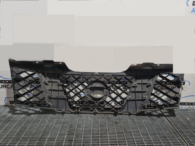 bontott NISSAN NAVARA Hűtőrács