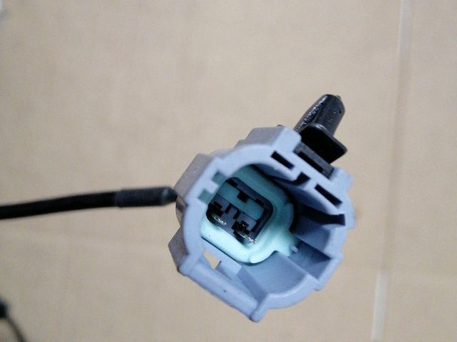 bontott NISSAN NAVARA Jobb első ABS Jeladó