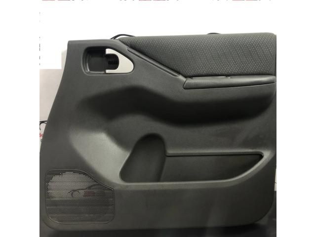 bontott NISSAN NAVARA Jobb első Ajtó Kárpit