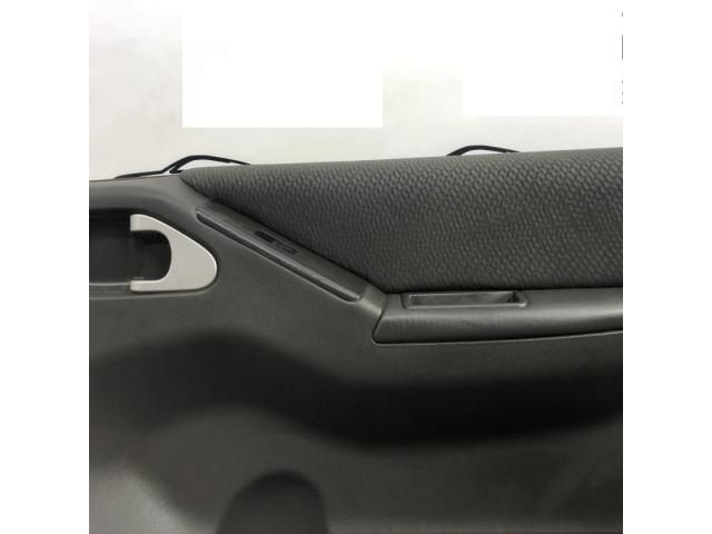 bontott NISSAN NAVARA Jobb első Ajtó Kárpit