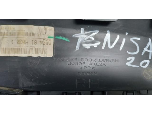 bontott NISSAN NAVARA Jobb első Ajtó Kárpit