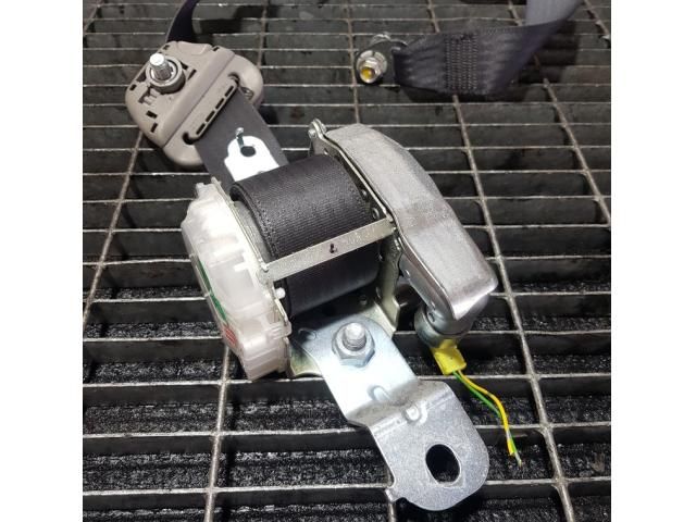 bontott NISSAN NAVARA Jobb első Biztonsági Öv