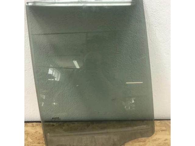 bontott NISSAN NAVARA Jobb hátsó Ablak