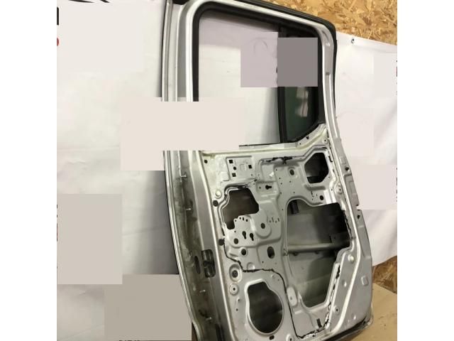 bontott NISSAN NAVARA Jobb hátsó Ajtó (Üres lemez)