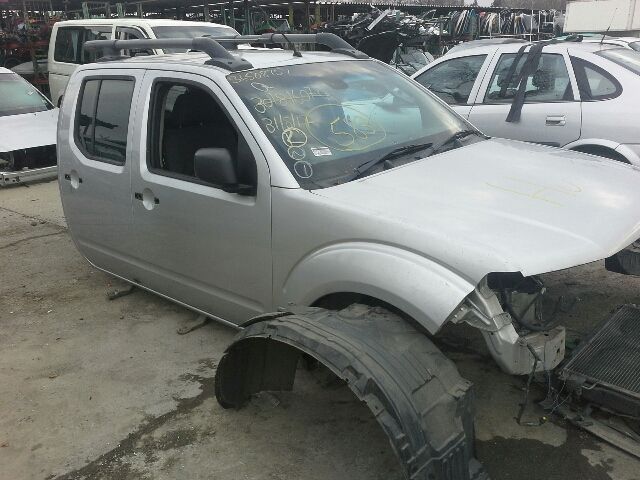 bontott NISSAN NAVARA Jobb hátsó Ajtó (Üres lemez)