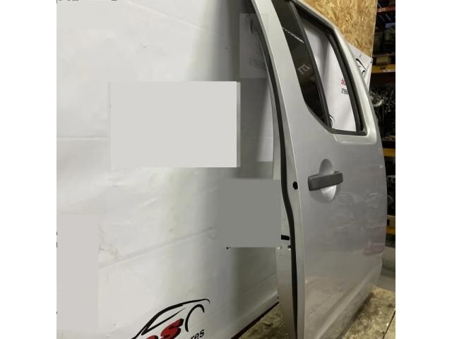 bontott NISSAN NAVARA Jobb hátsó Ajtó (Üres lemez)