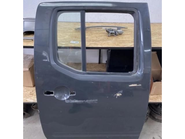 bontott NISSAN NAVARA Jobb hátsó Ajtó (Üres lemez)