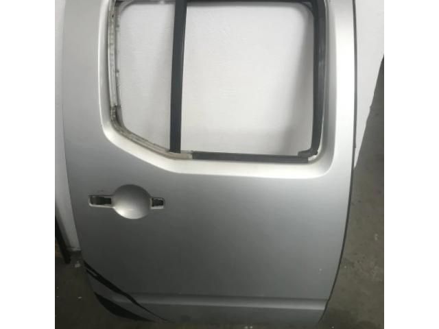 bontott NISSAN NAVARA Jobb hátsó Ajtó (Üres lemez)