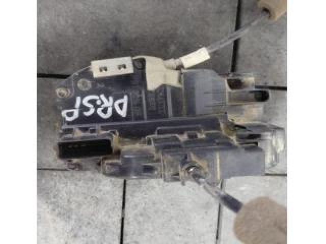 bontott NISSAN NAVARA Jobb hátsó Ajtózár