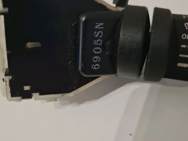 bontott NISSAN NAVARA Jobb Kormánykapcsoló Ablaktörlő