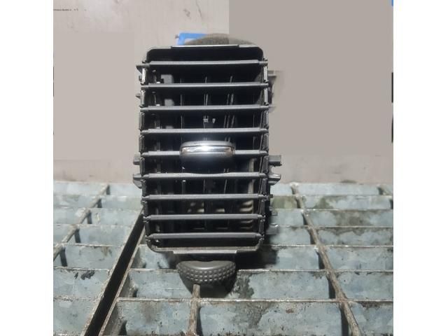 bontott NISSAN NAVARA Jobb Szellőző