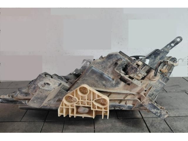 bontott NISSAN NAVARA Jobb Xenon Fényszóró