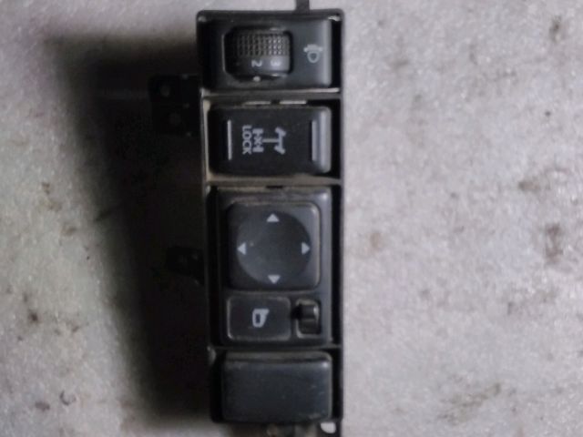 bontott NISSAN NAVARA Kapcsoló (Magában)