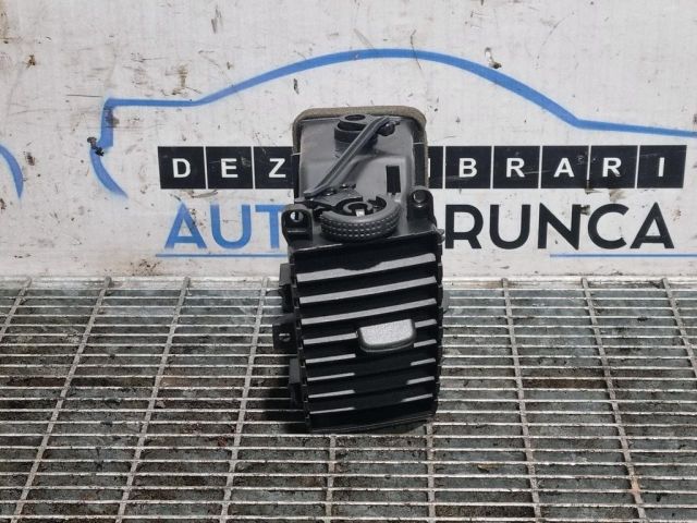 bontott NISSAN NAVARA Középső Szellőző