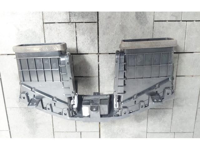 bontott NISSAN NAVARA Középső Szellőző