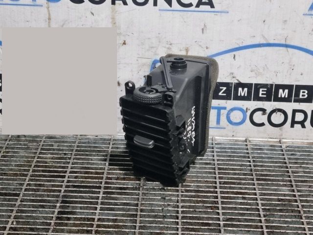 bontott NISSAN NAVARA Középső Szellőző