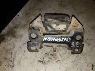 bontott NISSAN NAVARA Motor Tartó Bak Jobb