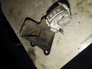 bontott NISSAN NAVARA Motor Tartó Bak Jobb