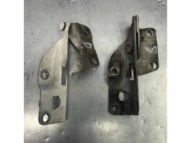 bontott NISSAN NAVARA Motorháztető Zsanér Pár