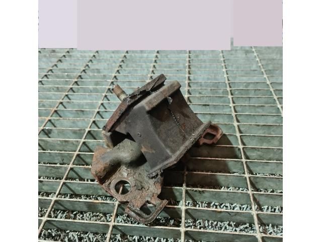 bontott NISSAN NAVARA Tartó Bak