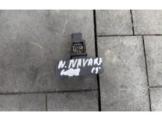 bontott NISSAN NAVARA Vészvillogó Kapcsoló