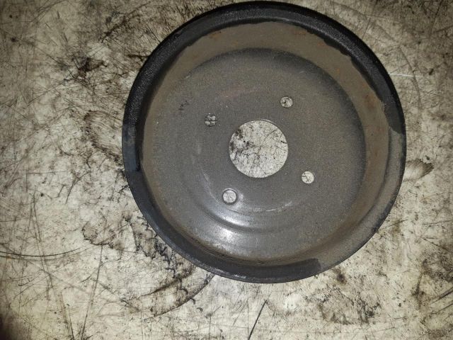 bontott NISSAN NAVARA Vízpumpa Szíjtárcsa