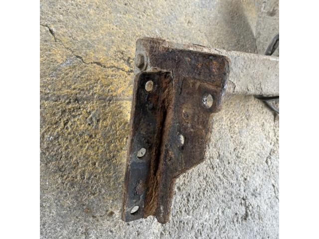 bontott NISSAN NAVARA Vonóhorog