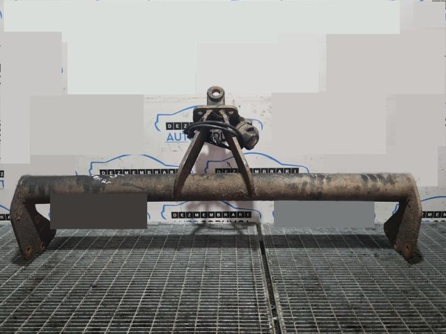 bontott NISSAN NAVARA Vonóhorog