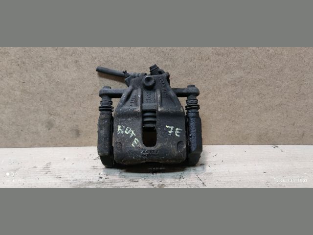 bontott NISSAN NOTE Jobb első Féknyereg Munkahengerrel