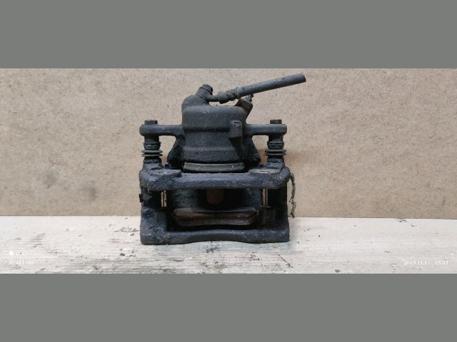 bontott NISSAN NOTE Jobb első Féknyereg Munkahengerrel