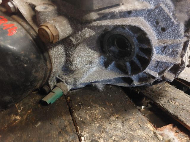 bontott NISSAN NOTE Váltó (Mechanikus)