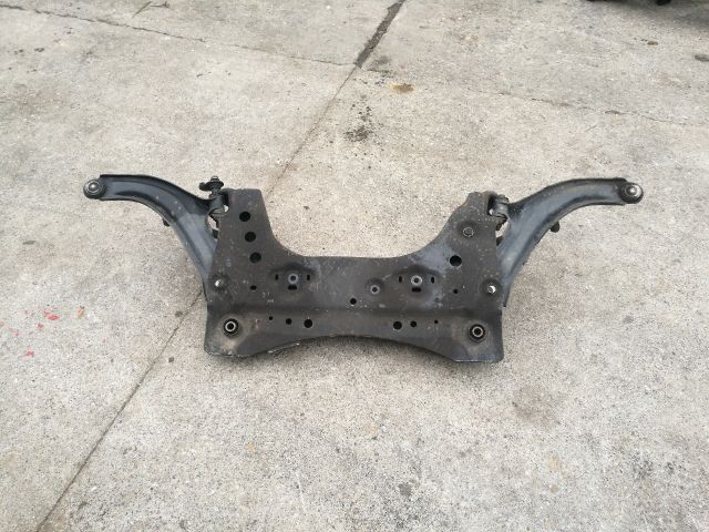 bontott NISSAN NOTE Első Bölcső