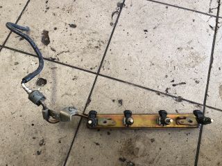 bontott NISSAN NOTE Porlasztó Sor / Híd