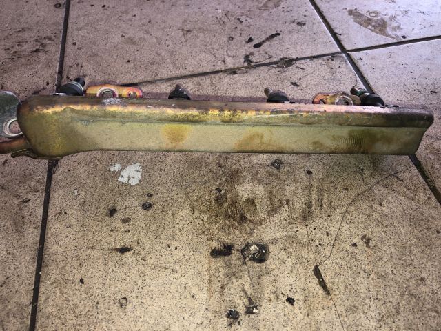 bontott NISSAN NOTE Porlasztó Sor / Híd