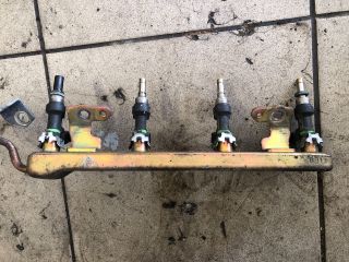 bontott NISSAN NOTE Porlasztó Sor / Híd