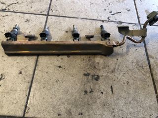 bontott NISSAN NOTE Porlasztó Sor / Híd