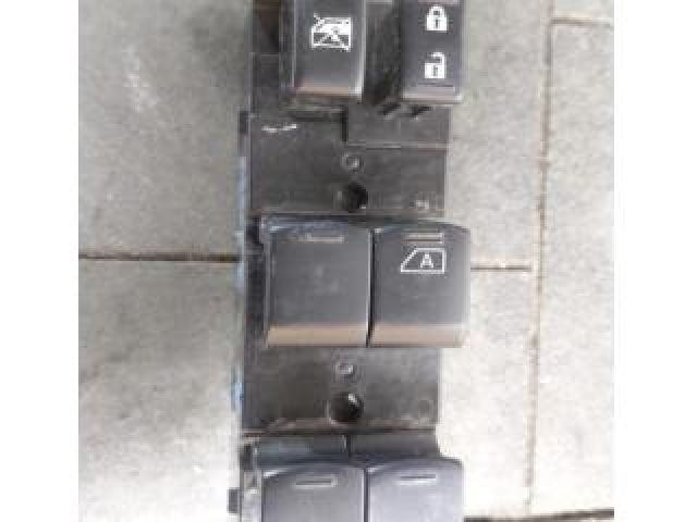 bontott NISSAN NOTE Ablakemelő Kapcsoló Négyes / Kettes