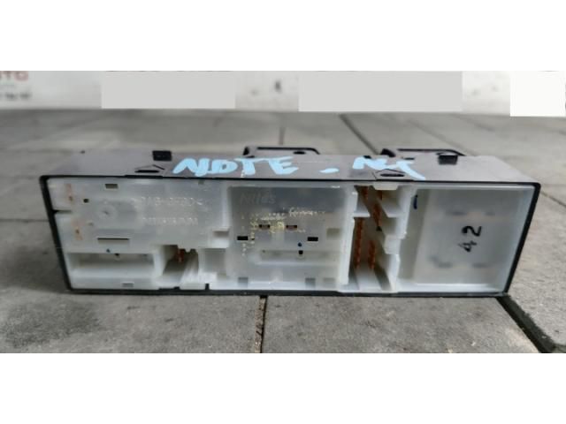 bontott NISSAN NOTE Ablakemelő Kapcsoló Négyes / Kettes