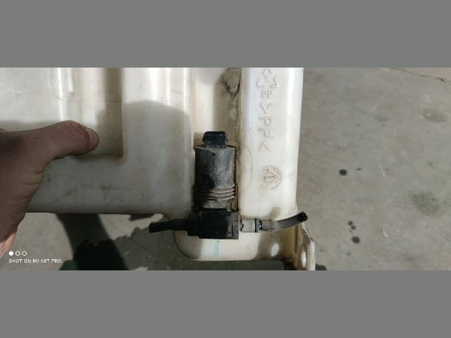 bontott NISSAN NOTE Ablakmosó Tartály