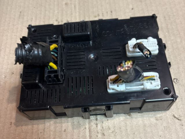 bontott NISSAN NOTE Biztosítéktábla Utastér