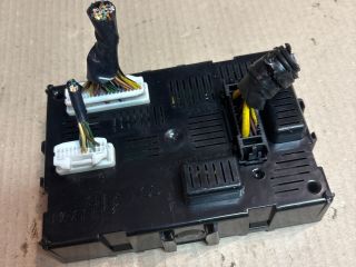 bontott NISSAN NOTE Biztosítéktábla Utastér