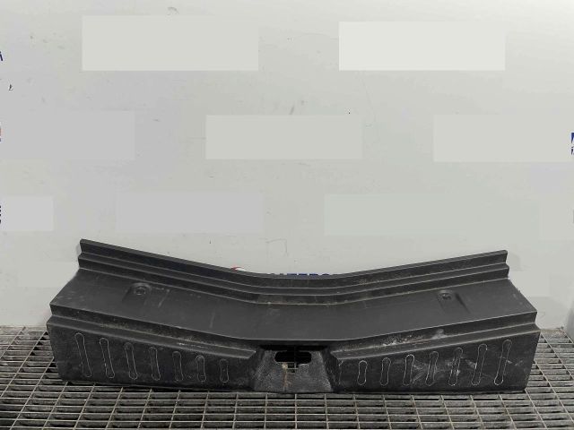 bontott NISSAN NOTE Csomagtérajtó Díszléc