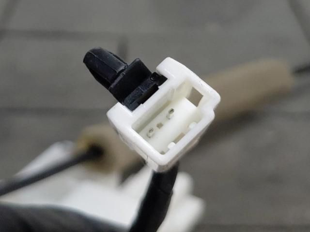 bontott NISSAN NOTE Csomagtérajtó Zárszerkezet