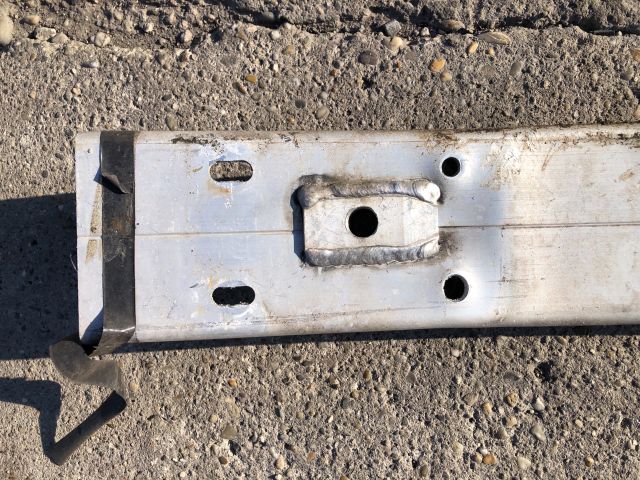 bontott NISSAN NOTE Első Lökhárító Merevítő (Fém)